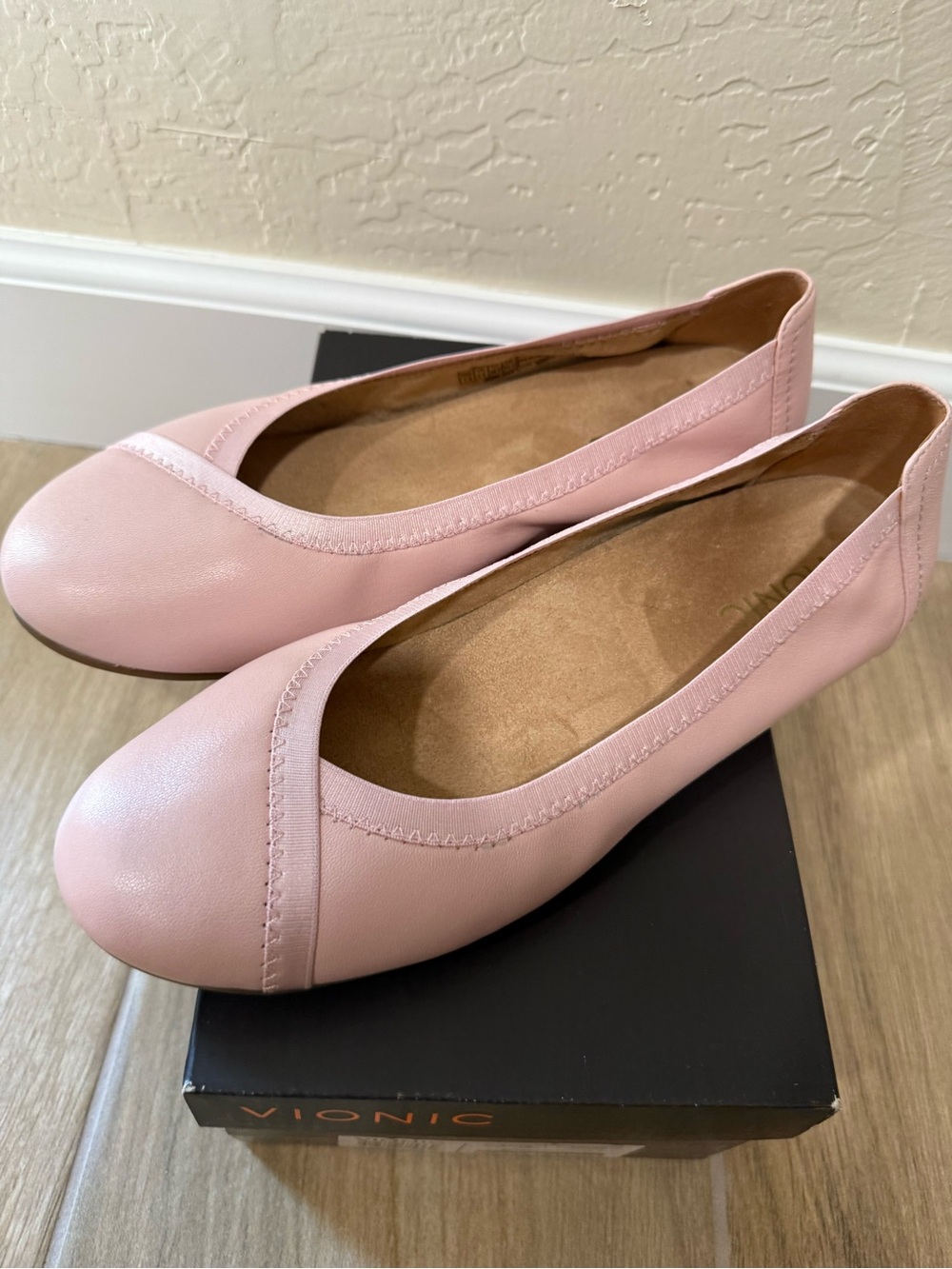 Vionic Women's Pink Leather Ballet Flats 7.5 Spark Carroll slip on comfort
